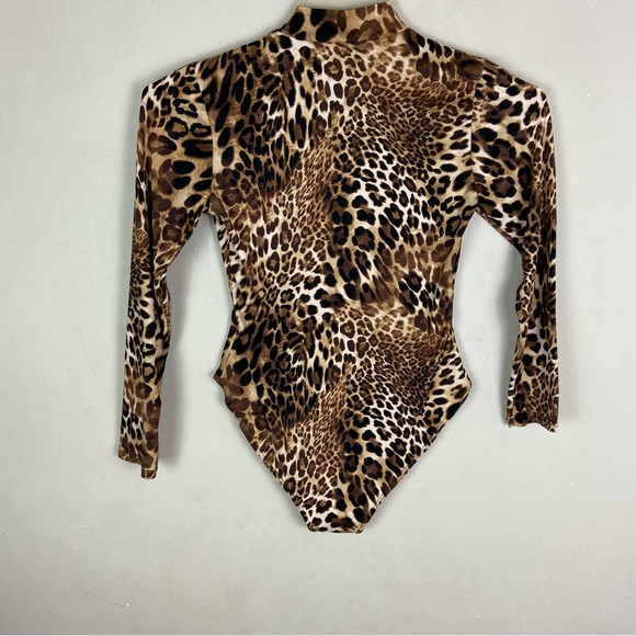 Mock neck cheetah animal print long sleeve body suit - Picture 3 of 6
